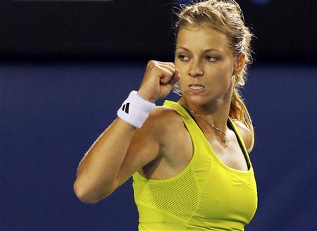 Maria Kirilenko-smokingwaitress.com